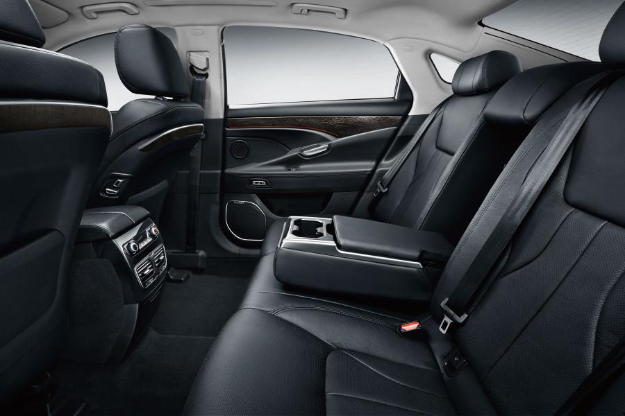 Интерьер Geely GC9 2014 года  (фото 6 из 37)